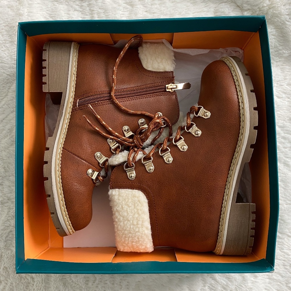 SOPHIE17 Girls Vale Alpine Lace-up Boot | Size 3 | Brown color